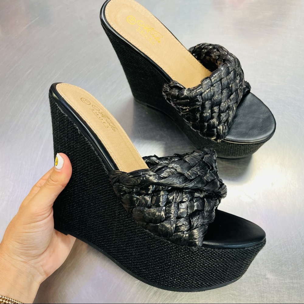 Black woven wedge - Picture 4 of 6